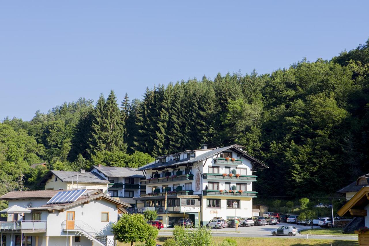 Hotel Ferienwohnungen Gabriel Keutschach am See Exterior foto